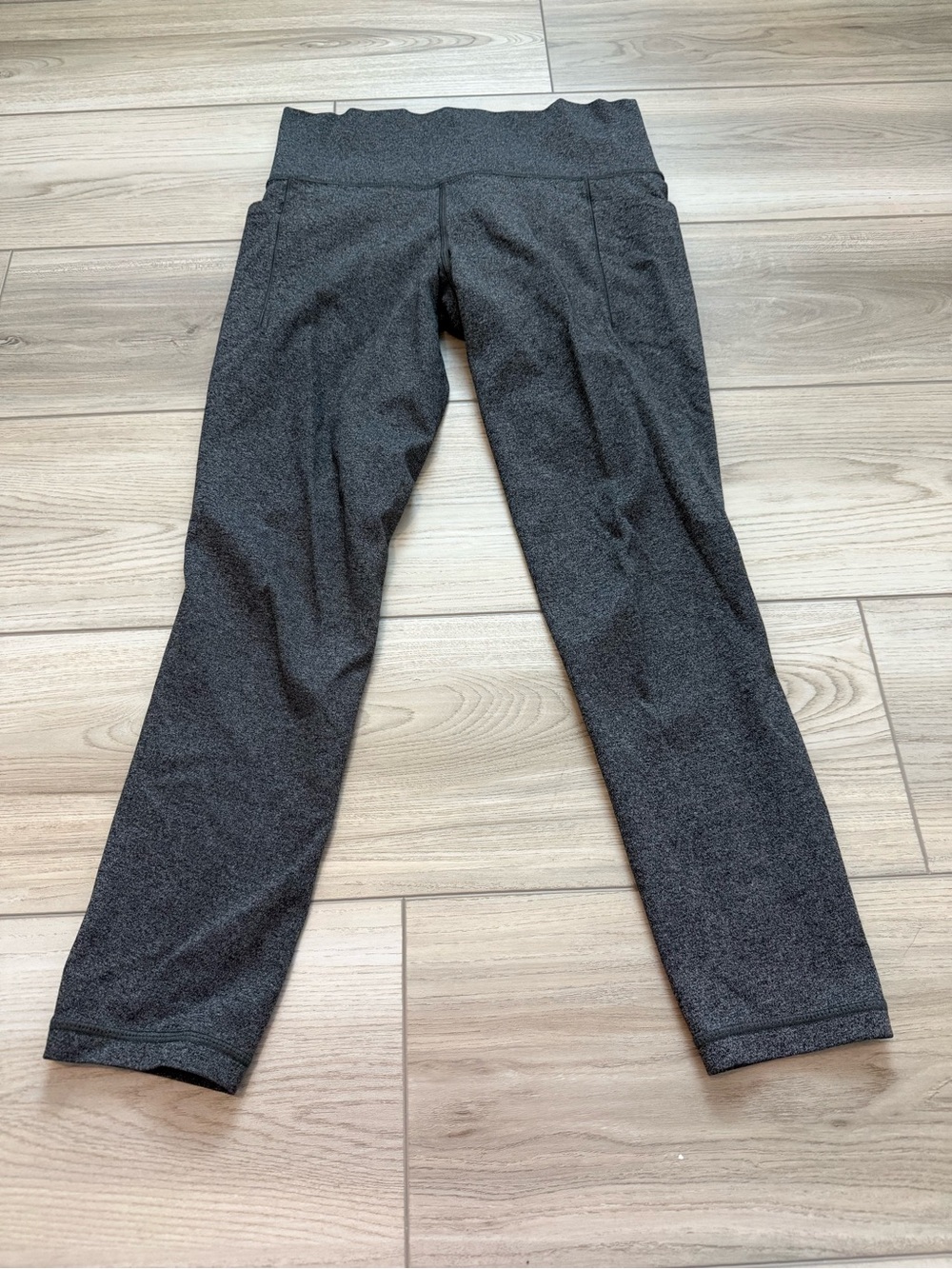 Athleta Salutation 7/8 Tight in Powervita - Picture 3 of 5